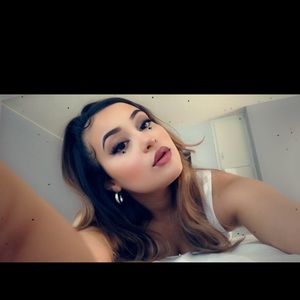 Meet your Posher, Desiree